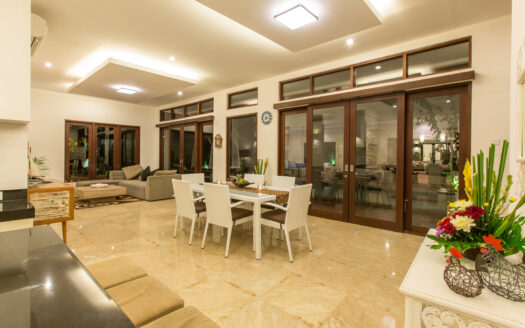 Вилла Club Corner Residence с 3 спальнями. Чанггу