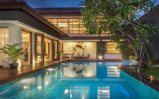 Виллы Entrada Seminyak с 3 спальнями. Семиньяк