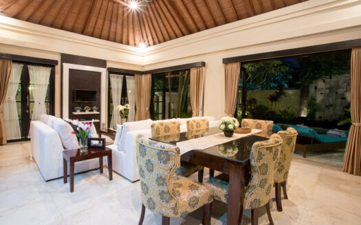 Комплекс Cometa Villas с 3 и 4 спальнями. Семиньяк
