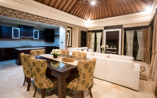 Комплекс Cometa Villas с 3 и 4 спальнями. Семиньяк