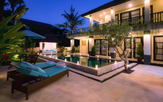 Комплекс Cometa Villas с 3 и 4 спальнями. Семиньяк